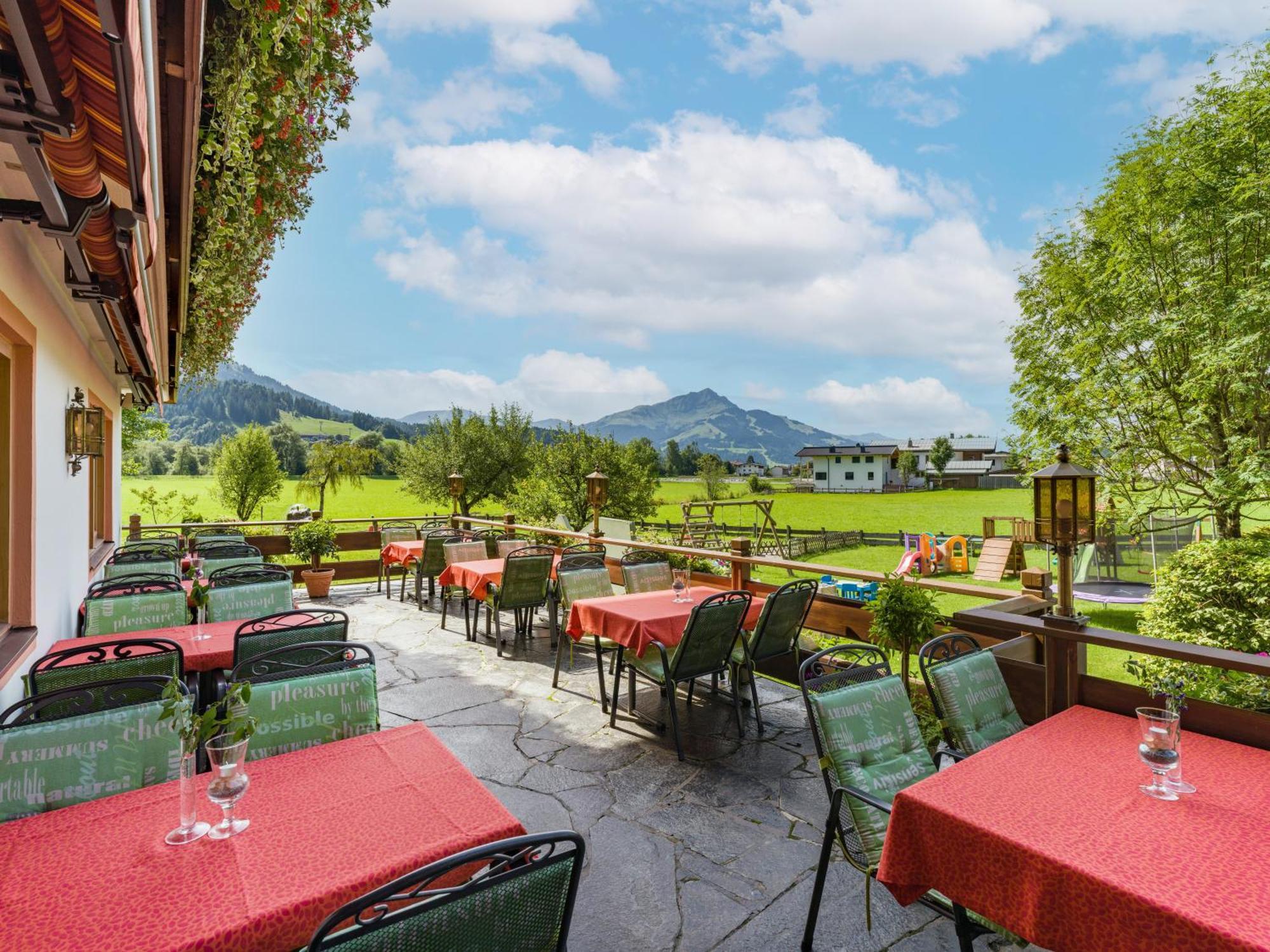 Hotel Neuwirt Kirchdorf in Tirol Esterno foto