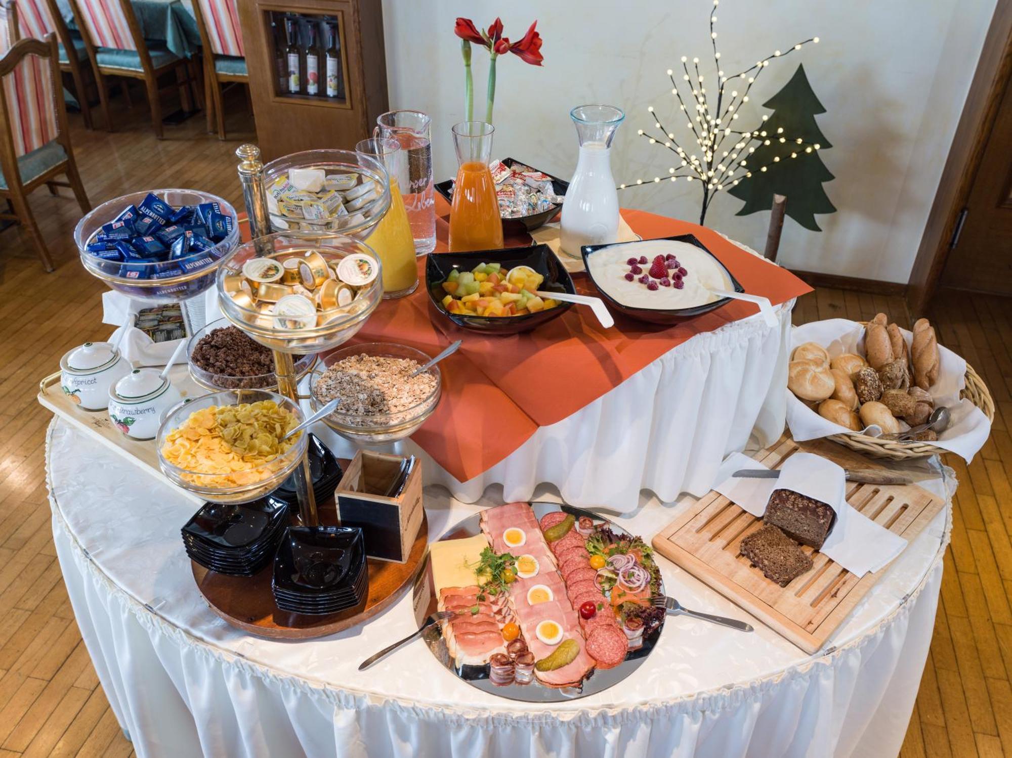 Hotel Neuwirt Kirchdorf in Tirol Esterno foto
