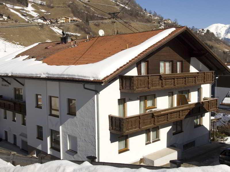 Hotel Neuwirt Kirchdorf in Tirol Esterno foto